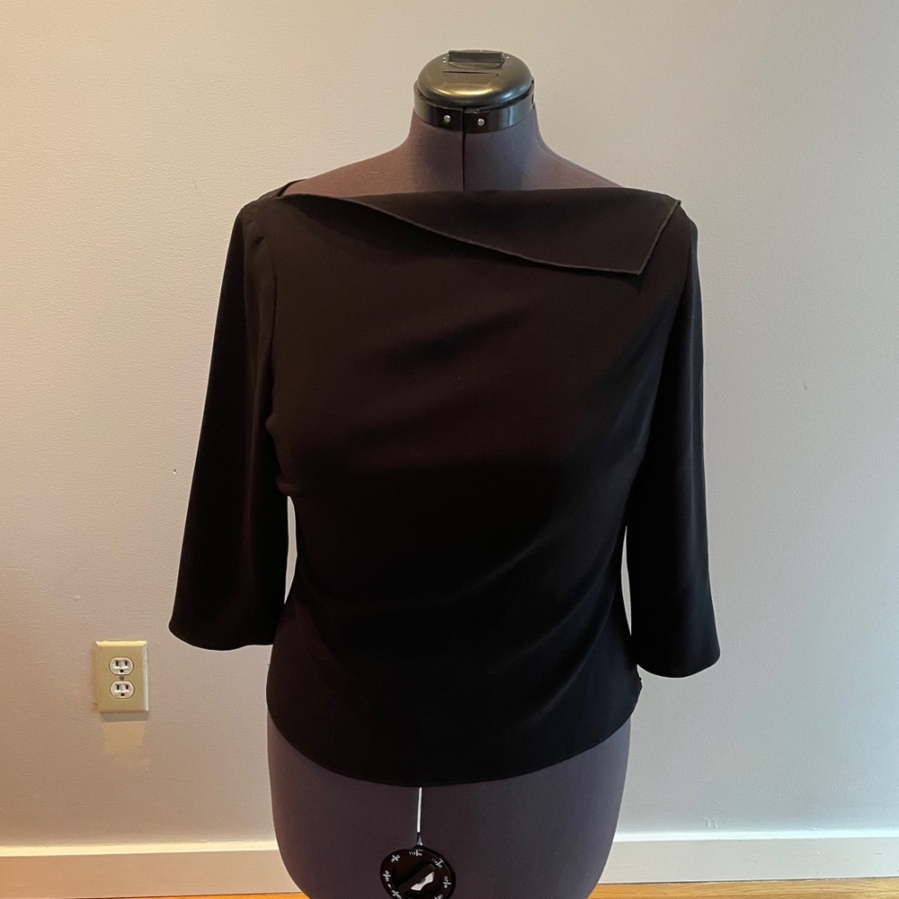 Tahari top